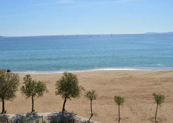 4 Pers. Avec Terrasse Sur La Au Lavandou - Fr-1-251-251 Lejlighed *